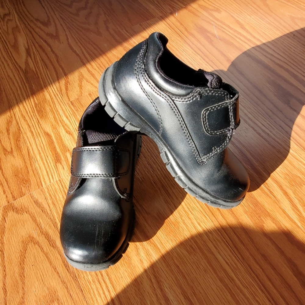 Size 11 black dress shoes